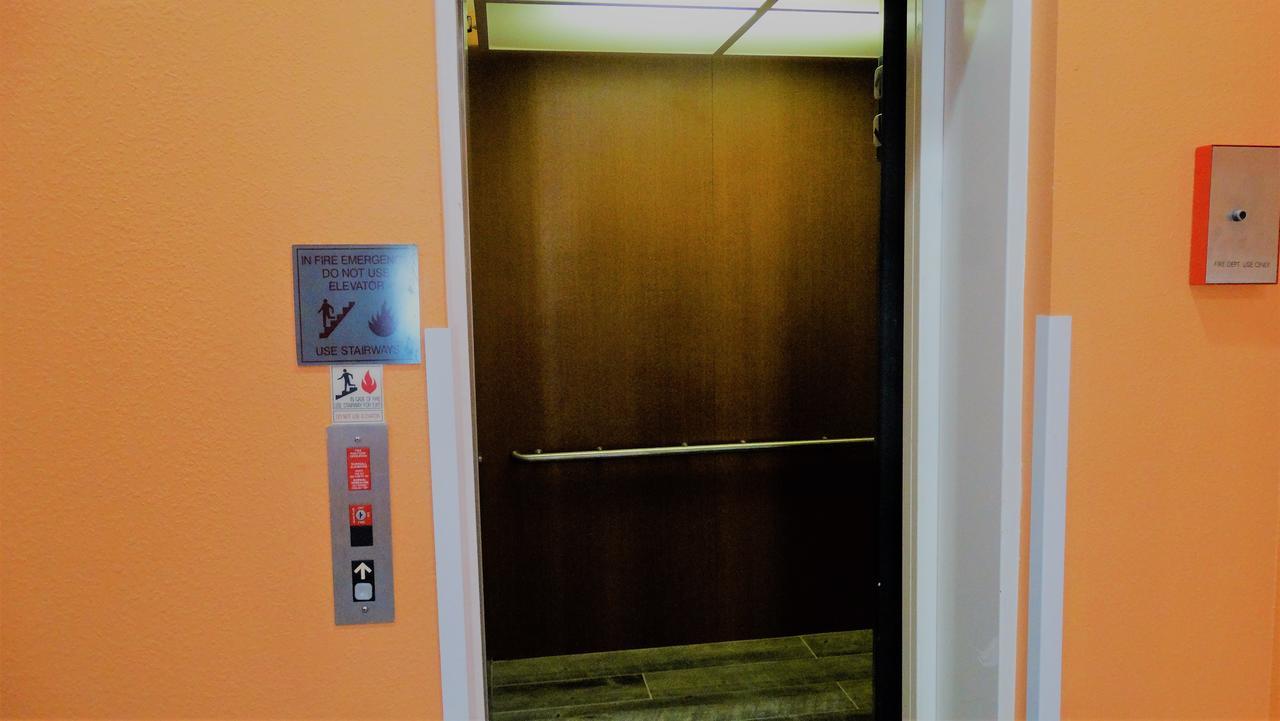 Claxton Oak Tree Inn & Suites מראה חיצוני תמונה