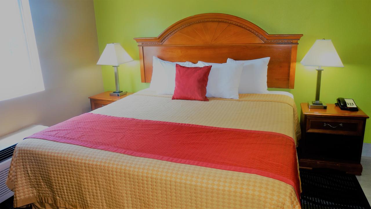 Claxton Oak Tree Inn & Suites מראה חיצוני תמונה