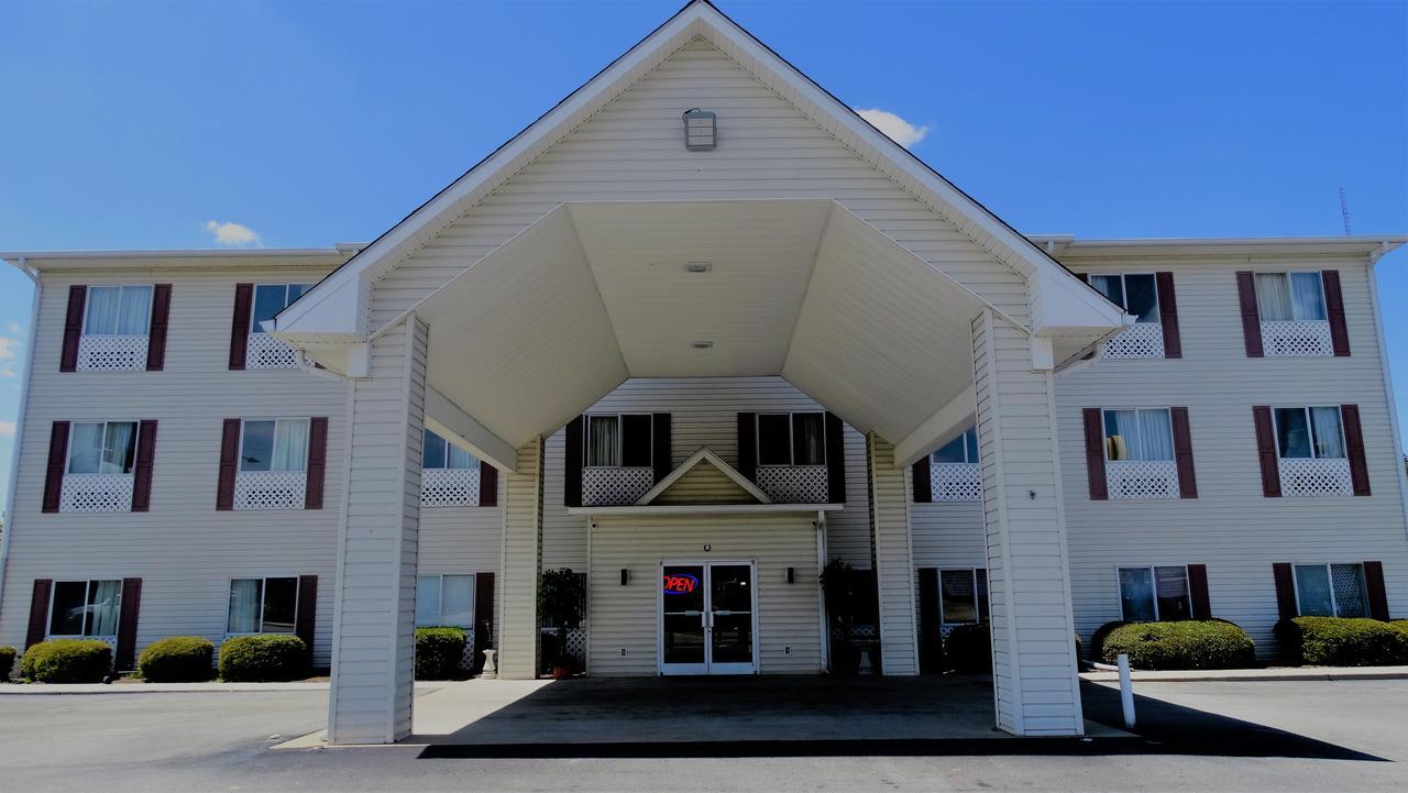 Claxton Oak Tree Inn & Suites מראה חיצוני תמונה